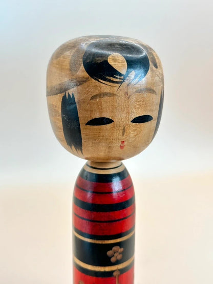 K18096 - Sosaku kokeshi made by Shiramine 白峯