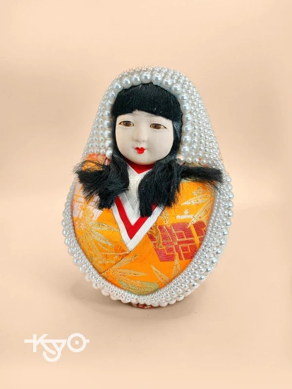 FT164 - RARE Vintage Hime Daruma Doll
