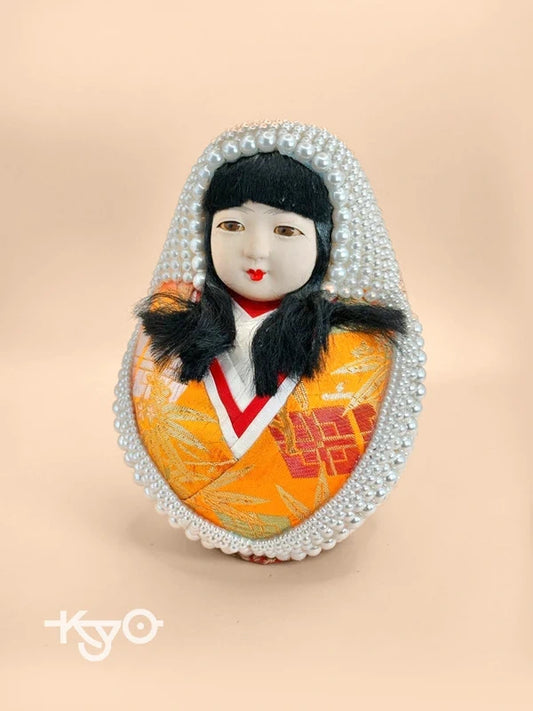 FT164 - RARE Vintage Hime Daruma Doll