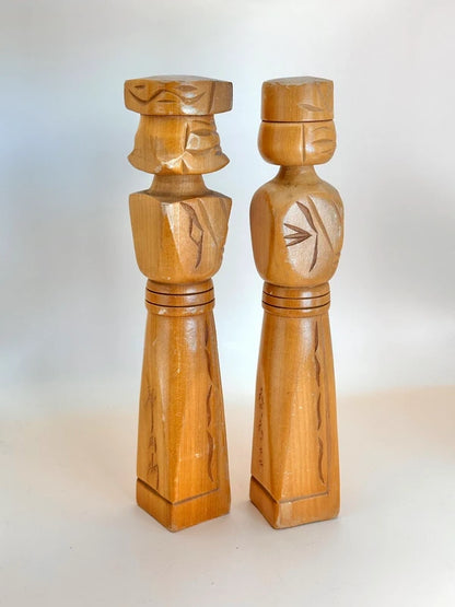 K25045 - Sosaku Ainu Kokeshi Pair – Lake Mashū 摩周湖