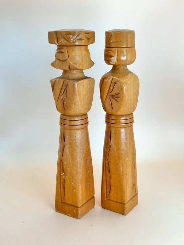 K25045 - Sosaku Ainu Kokeshi Pair – Lake Mashū 摩周湖