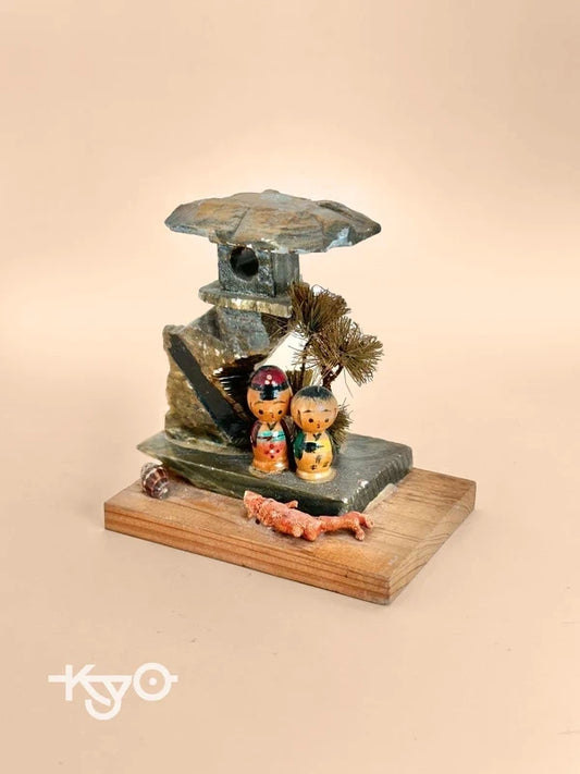 FT174 - Vintage stone omiyage kokeshi Okutama 奥多摩