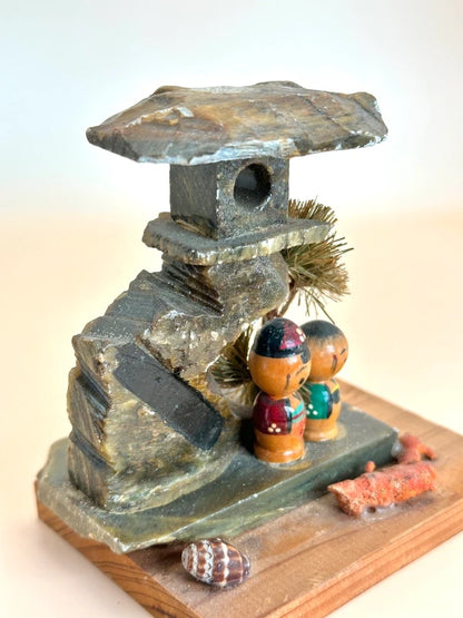 FT174 - Vintage stone omiyage kokeshi Okutama 奥多摩