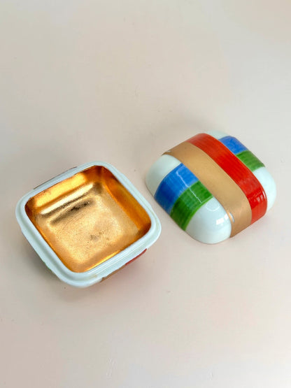TB33 - Vintage Japanese Porcelain Incense Box