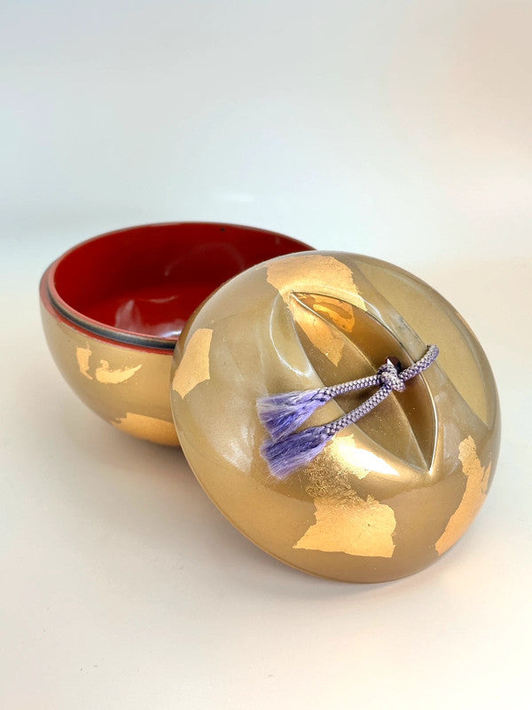 TB35 - Vintage Japan Lacquerware Box in Gold