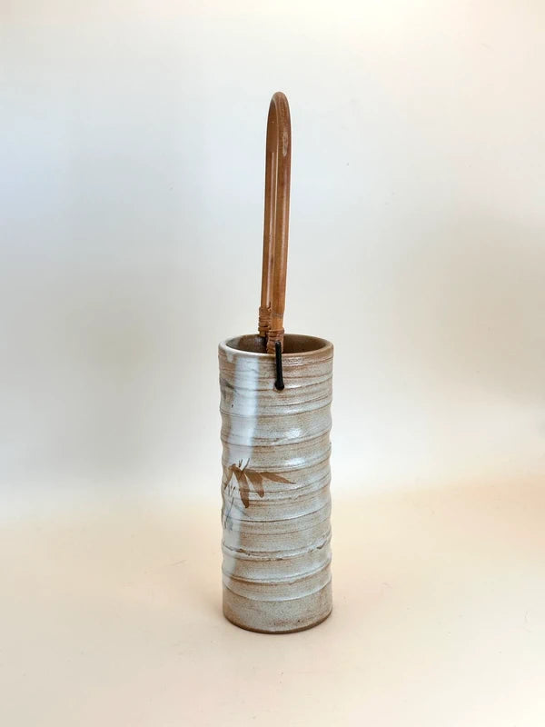 TB60 - Kiyomizu-yaki vase with Bamboo Handle 清水焼