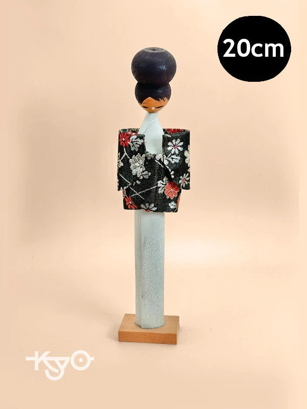 K20085 - Poupée en tissu kokeshi Sosaku