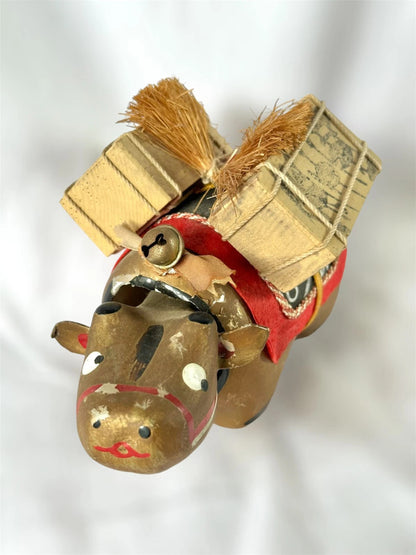 FT46 - Folk toy Akabeko cow in gold