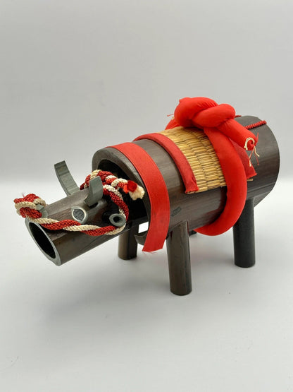 FT08 - Folk toy Sakushu bamboo cow