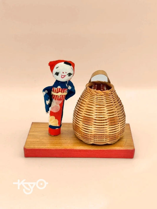 FT19 - Folk toy omiyage kokeshi doll