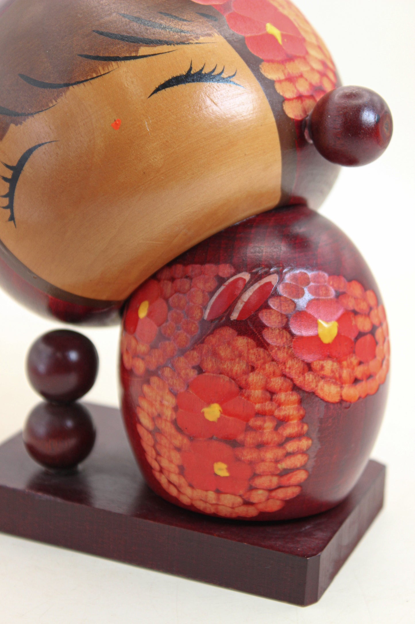 K15165 - Sosaku Kokeshi by Tamura Chie 田村千栄