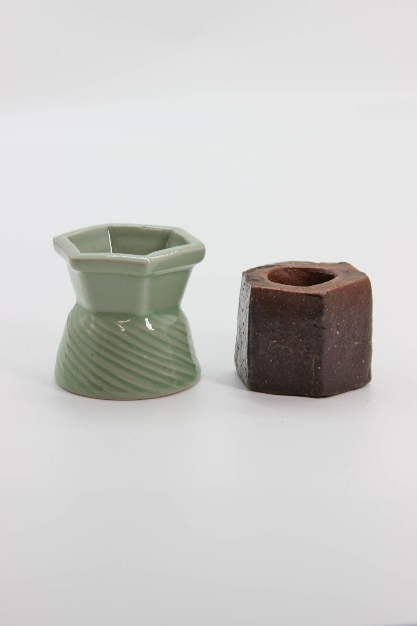 TC117 - Set of Futaoki Celadon Bizen蓋置