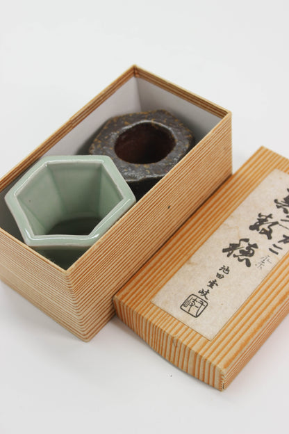 TC117 - Set of Futaoki Celadon Bizen蓋置
