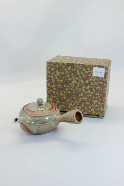 TC115 -  Tokoname-yaki tea pot 常滑焼