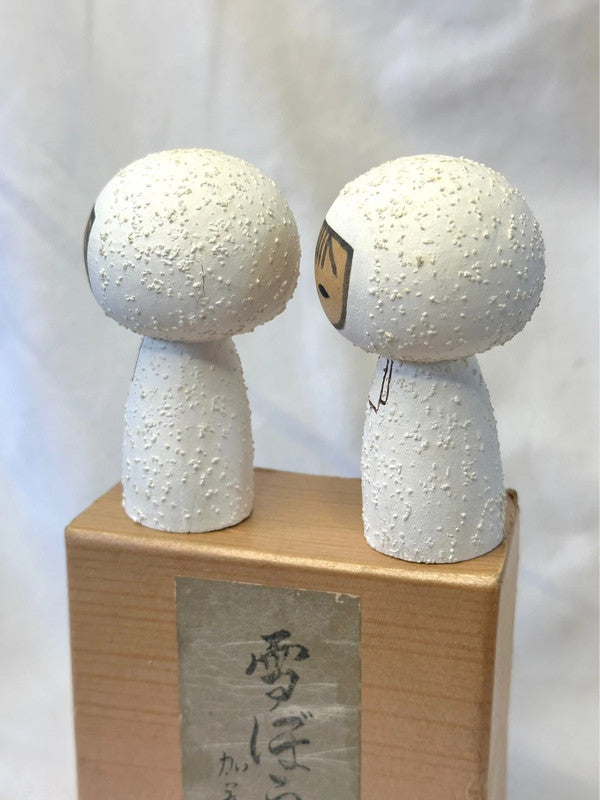 Un ensemble de kokeshi japonaises - Souvenir Onsen