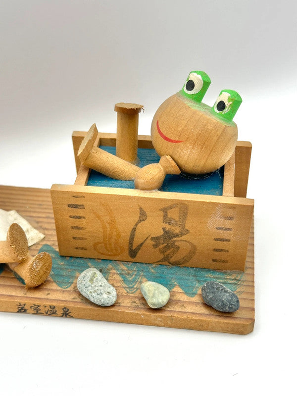 FT29 - Frog in Onsen kokeshi Iwamuro Onsen 岩室温泉