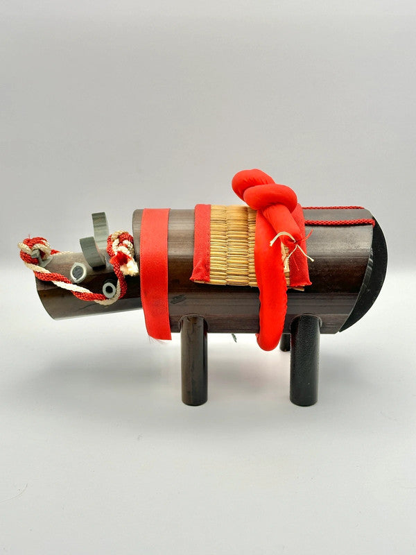 FT08 - Folk toy Sakushu bamboo cow