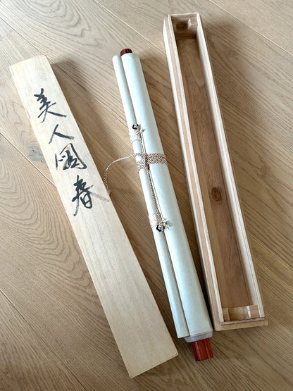 SC001 - Vintage Japanese scroll "Bijin-ga" spring