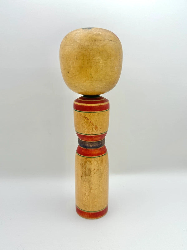 poupée kokeshi traditionnelle Nambu au Japon