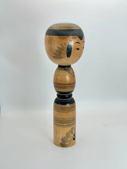 Kokeshi Yajirō traditionnel par Yoshiaki Sato