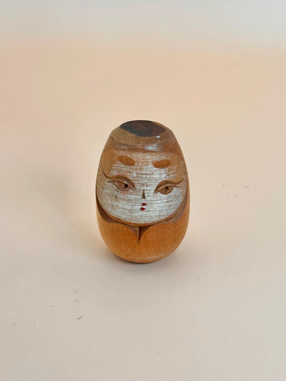 K05041 - Poupée Daruma en bois vintage