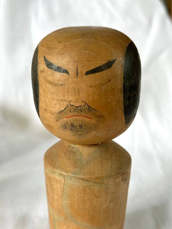 Poupée kokeshi en bois Ukita Hideie importée du Japon