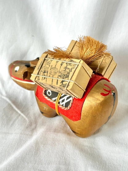 FT46 - Folk toy Akabeko cow in gold
