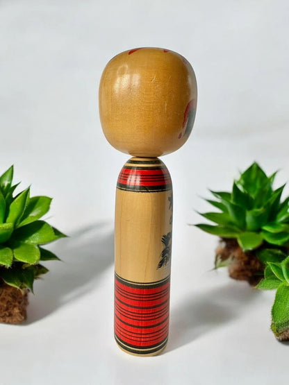 K18017 - Vintage old Japanese Kokeshi doll - traditional style