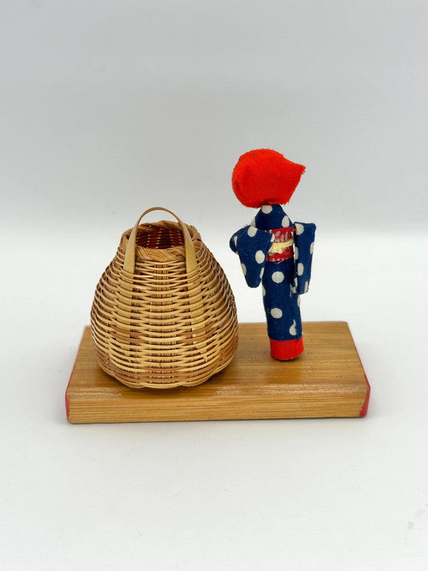 FT19 - Folk toy omiyage kokeshi doll
