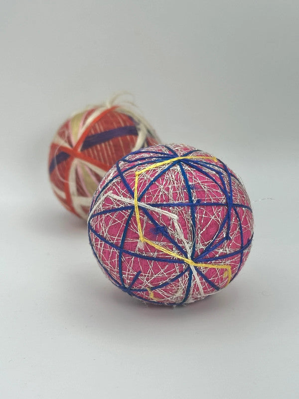 FT52 - Two vintage temari balls from Japan