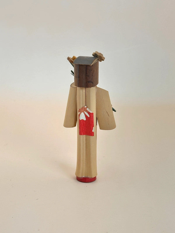 Poupée kokeshi en bambou, artisanat populaire