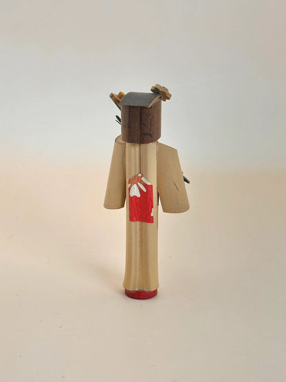 Poupée kokeshi en bambou, artisanat populaire