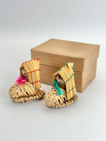 FT54 - Omiyage onsen souvenir straw boot doll