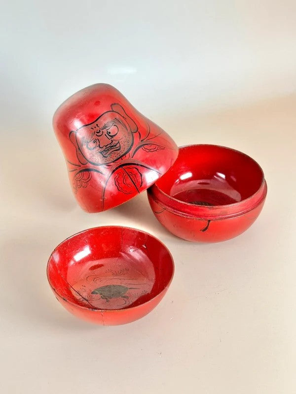 FT192 - Hand-Painted Daruma Lacquerware Set