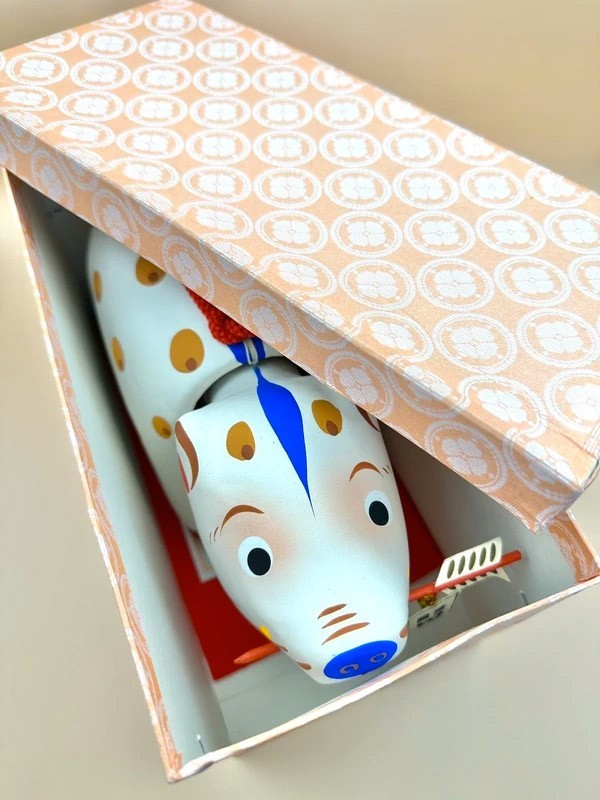 FT10 - Vintage Japanese folk toy white boar paper mache 招福 亥