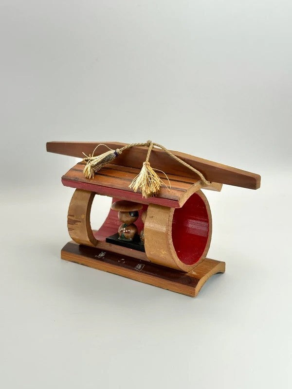 FT69 - Vintage bamboo Japanese folktoy