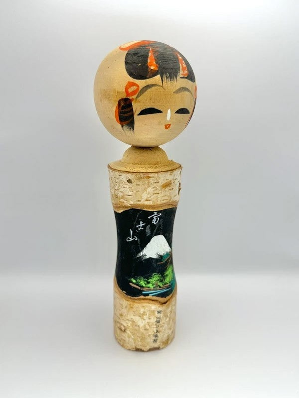 K25003 - Onsen souvenir kokeshi Mount Fuji 富士山