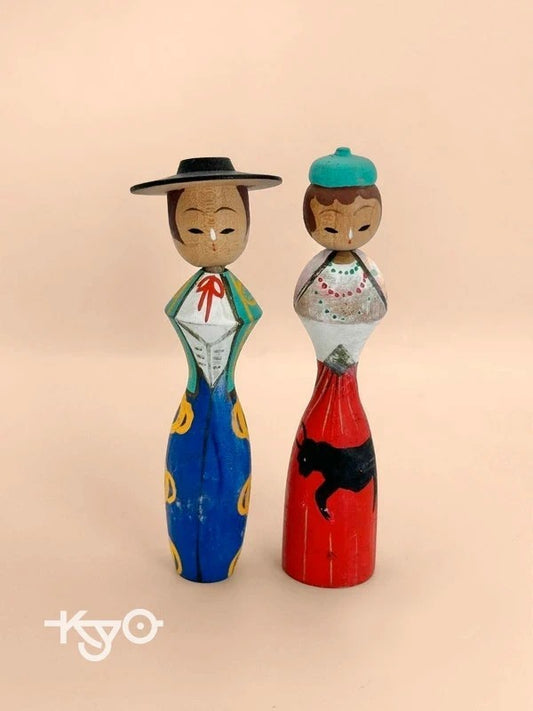 K10075 - Sosaku kokeshi in Spanish style
