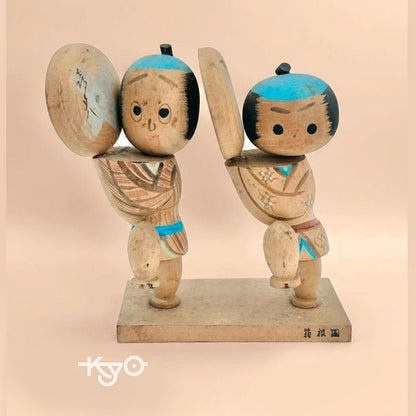 K15045 - Omiyage souvenir kokeshi Tōkaidōchū Hizakurige 東海道中膝栗毛