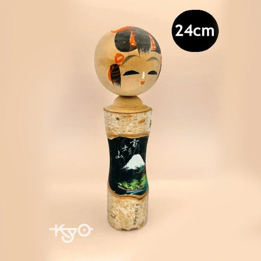 K25003 - Onsen souvenir kokeshi Mount Fuji 富士山