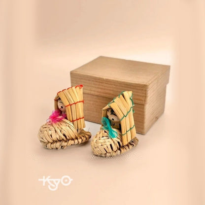 FT54 - Omiyage onsen souvenir straw boot doll