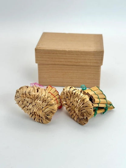 FT54 - Omiyage onsen souvenir straw boot doll