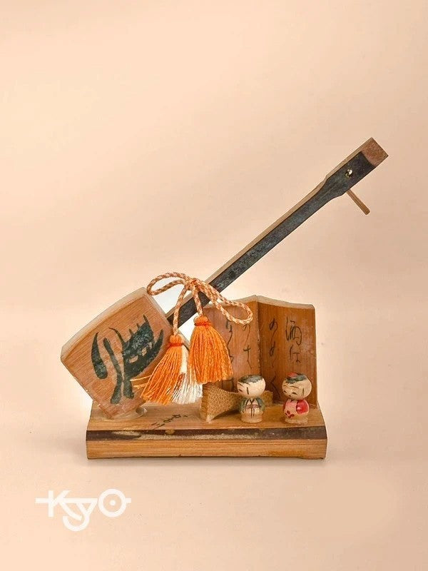 FT91 - Vintage folktoy of shamisen and kokeshi