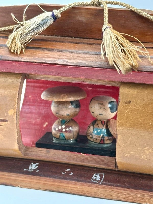 FT69 - Vintage bamboo Japanese folktoy