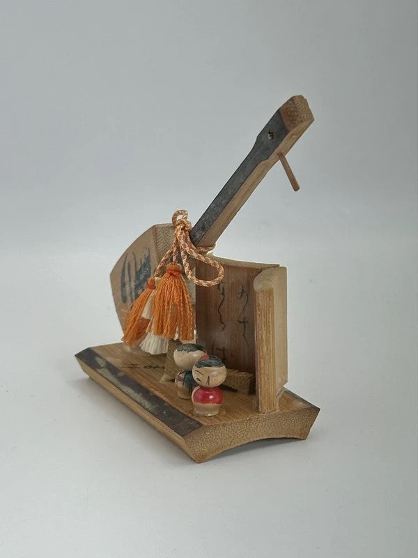 FT91 - Vintage folktoy of shamisen and kokeshi