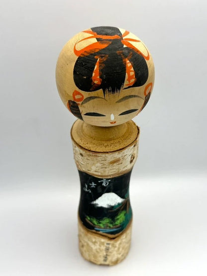 K25003 - Onsen souvenir kokeshi Mount Fuji 富士山