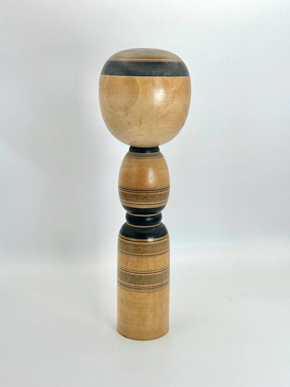 Kokeshi Yajirō traditionnel par Yoshiaki Sato