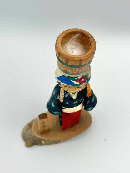 Poupée kokeshi japonaise souvenir d'Onsen