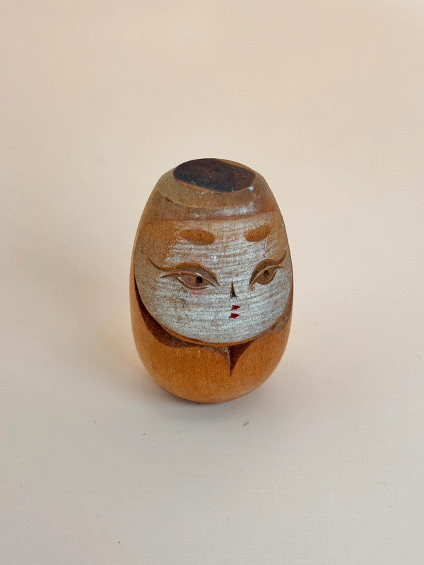 K05041 - Poupée Daruma en bois vintage