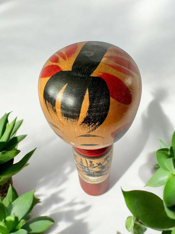 K18017 - Vintage old Japanese Kokeshi doll - traditional style